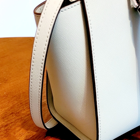 Micheal Kors Purse - Picture 6 of 6